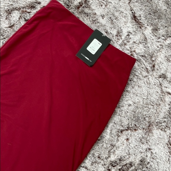 Wine pencil skirt - Picture 2 of 3